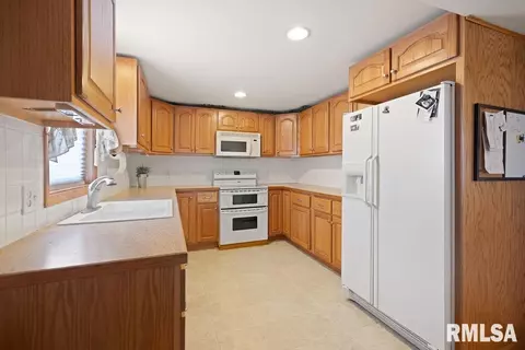 Kitchen - 356 E Angle St, Plainville, IL 62365 photo 1 of 2