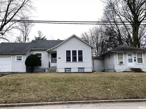 1407 1409 W Lafayette Ave, Jacksonville, IL 62650