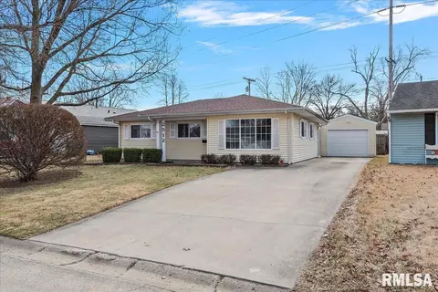 2512 E Wilshire Rd, Springfield, IL 62703