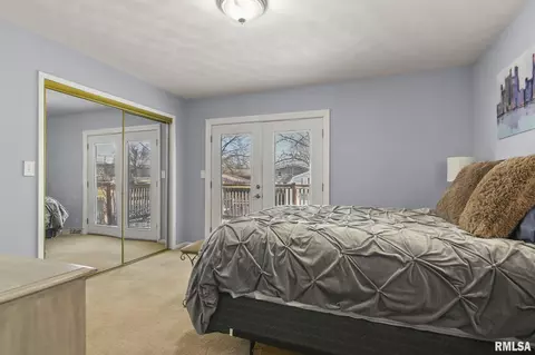 Bedroom - 228 N Amos Ave, Springfield, IL 62702 photo 1 of 6