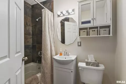 Bath - 228 N Amos Ave, Springfield, IL 62702 photo 1 of 2