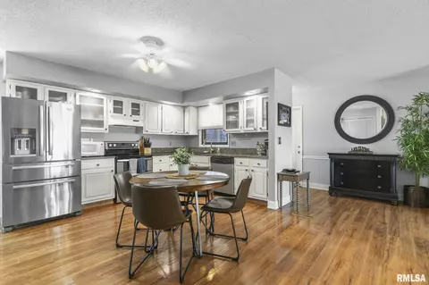 Kitchen - 228 N Amos Ave, Springfield, IL 62702 photo 2 of 2