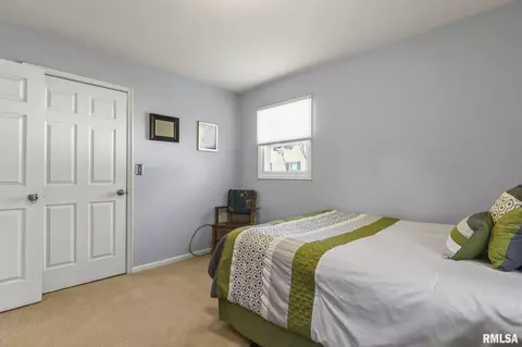 Bedroom - 228 N Amos Ave, Springfield, IL 62702 photo 6 of 6