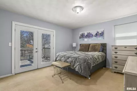Bedroom - 228 N Amos Ave, Springfield, IL 62702 photo 3 of 6