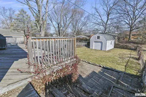 Exterior - 228 N Amos Ave, Springfield, IL 62702 photo 5 of 6