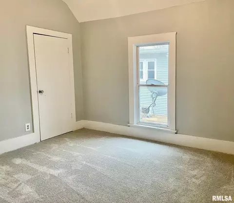 1314 N 8th St, Springfield, IL 62702 photo 17