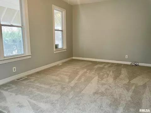 1314 N 8th St, Springfield, IL 62702 photo 2