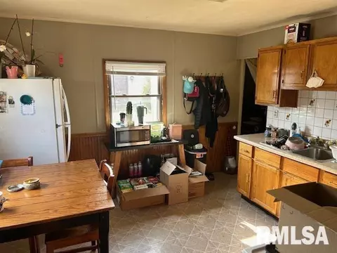 1016 W Iles Ave, Springfield, IL 62704 photo 6
