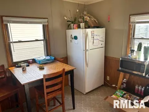 1016 W Iles Ave, Springfield, IL 62704 photo 5