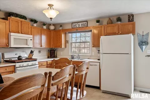 3701 Viking Blvd, Springfield, IL 62712 photo 12