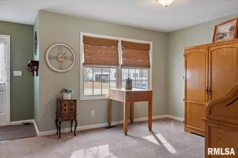 3701 Viking Blvd, Springfield, IL 62712 photo 6