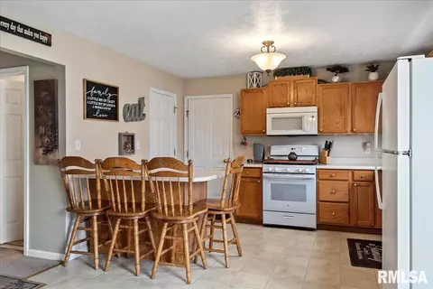 3701 Viking Blvd, Springfield, IL 62712 photo 11