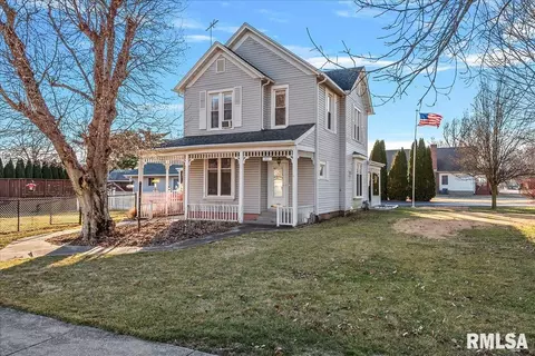 215 8th St, Pawnee, IL 62558