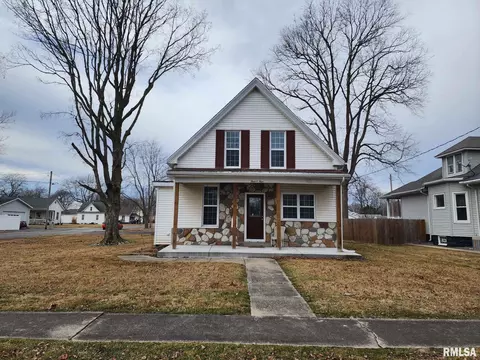 304 Johnson St, Carlinville, IL 62626
