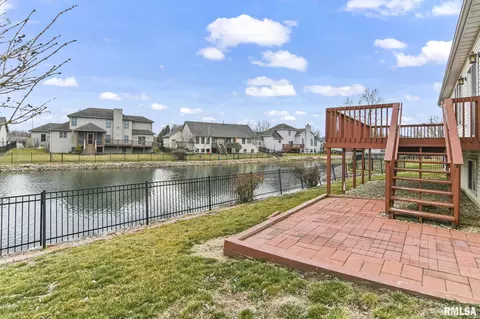 Exterior - 1412 Lake Pointe Ct, Springfield, IL 62712 photo 9 of 10