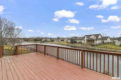 Exterior - 1412 Lake Pointe Ct, Springfield, IL 62712 photo 7 of 10