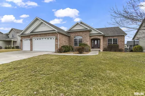 Exterior - 1412 Lake Pointe Ct, Springfield, IL 62712 photo 3 of 10