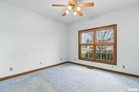 Other - 1412 Lake Pointe Ct, Springfield, IL 62712 photo 7 of 10