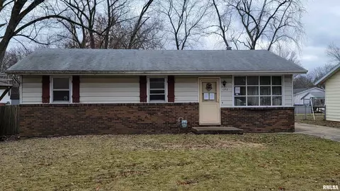 1252 N 3rd St, Riverton, IL 62561