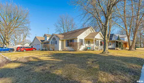 702 Wyatt Ave, Lincoln, IL 62656