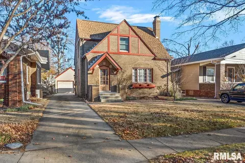 1624 Holmes Ave, Springfield, IL 62704 photo 2