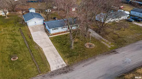 265 W Hickory Hills Dr, Havana, IL 62644