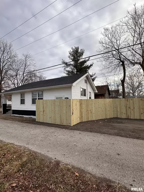 1516 Cummins Ave, Springfield, IL 62702 photo 3