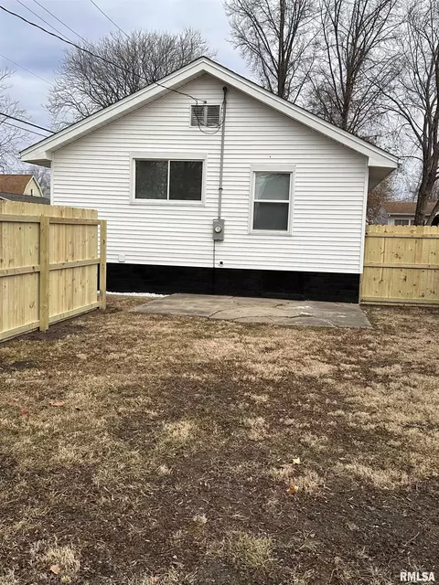 1516 Cummins Ave, Springfield, IL 62702 photo 8