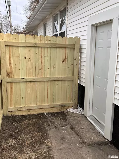 1516 Cummins Ave, Springfield, IL 62702 photo 5