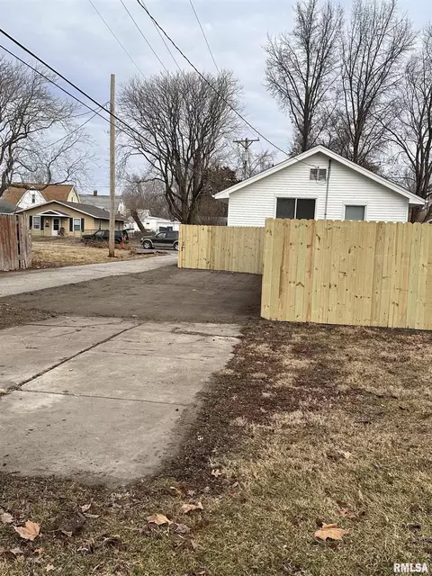 1516 Cummins Ave, Springfield, IL 62702 photo 4