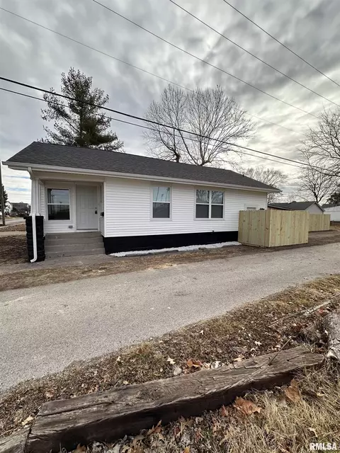 1516 Cummins Ave, Springfield, IL 62702 photo 2