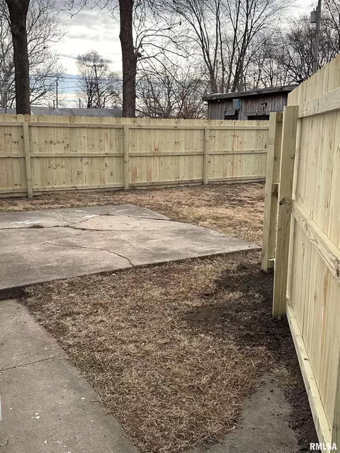 1516 Cummins Ave, Springfield, IL 62702 photo 6