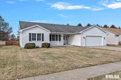 105 Pittsburg Landing Dr, Springfield, IL 62707
