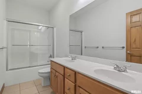 Bath - 2221 Harbor Lndg, Springfield, IL 62712 photo 4 of 5