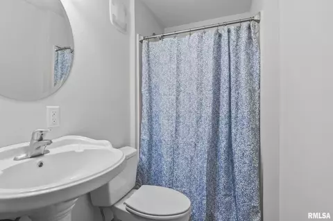 Bath - 2221 Harbor Lndg, Springfield, IL 62712 photo 5 of 5