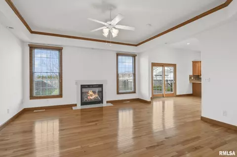Living - 2221 Harbor Lndg, Springfield, IL 62712 photo 3 of 3