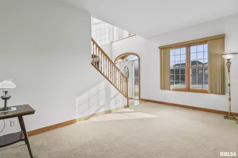Living - 2221 Harbor Lndg, Springfield, IL 62712 photo 2 of 3