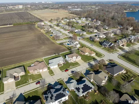 View/Area - 2221 Harbor Lndg, Springfield, IL 62712 photo 4 of 11