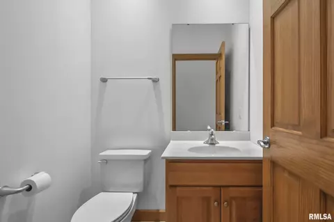 Bath - 2221 Harbor Lndg, Springfield, IL 62712 photo 1 of 5