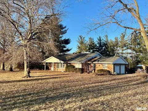 13821 Watkins School Rd, Oakford, IL 62673