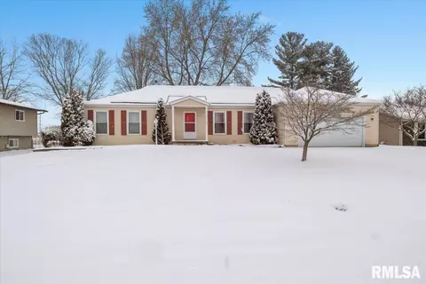 509 Magnolia Dr, Rochester, IL 62563