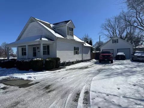 225 Chestnut St, Kincaid, IL 62540