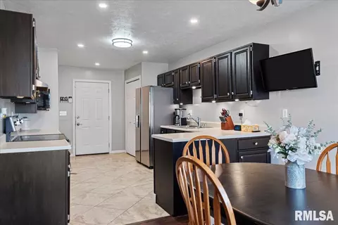 Kitchen - 117 Verona Dr, Springfield, IL 62703 photo 1 of 5