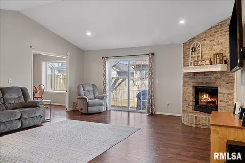 Living - 117 Verona Dr, Springfield, IL 62703 photo 1 of 4