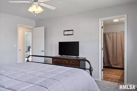 Bedroom - 117 Verona Dr, Springfield, IL 62703 photo 2 of 5
