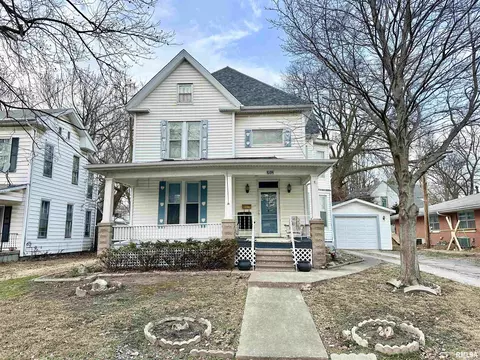 608 W Beecher Ave, Jacksonville, IL 62650