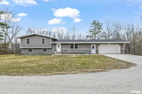 3150 State Highway 104, Waverly, IL 62692
