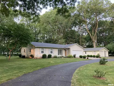 64 Sumner Ln, Springfield, IL 62707