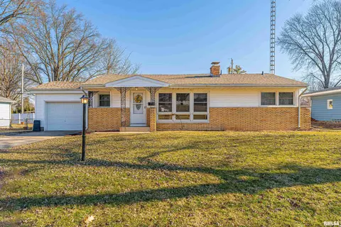 130 Bond St, Lincoln, IL 62656
