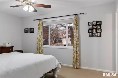 Bedroom - 2917 Arlington Dr, Springfield, IL 62704 photo 4 of 10